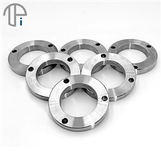 Hur optimerar man designen av titanflänsar för bättre prestanda?